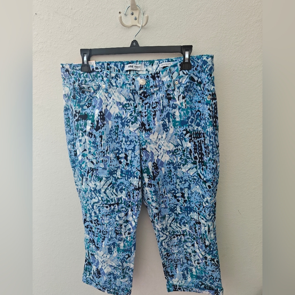 Nine West Jean Women Size 12 Chrystie Capris Soft Twill Touch Denim Blue Print